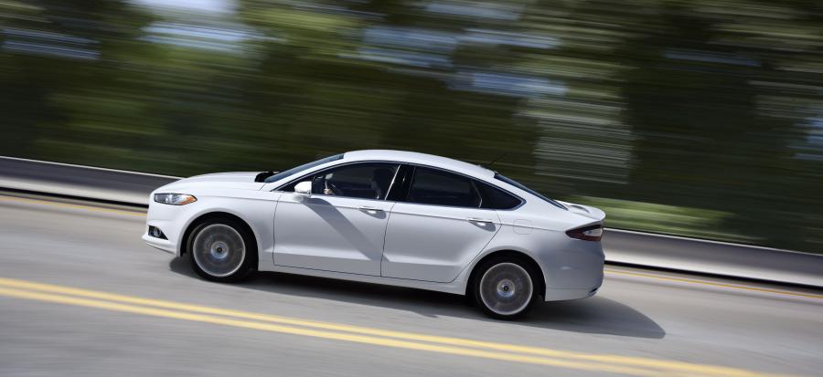  Ford Fusion 2013 года  (US) (фото 9 из 202)